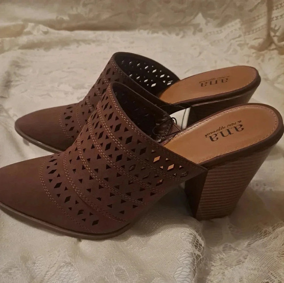 a.n.a Shoes - A.N.A. Hiro Pointed Toe Block Heel Pumps